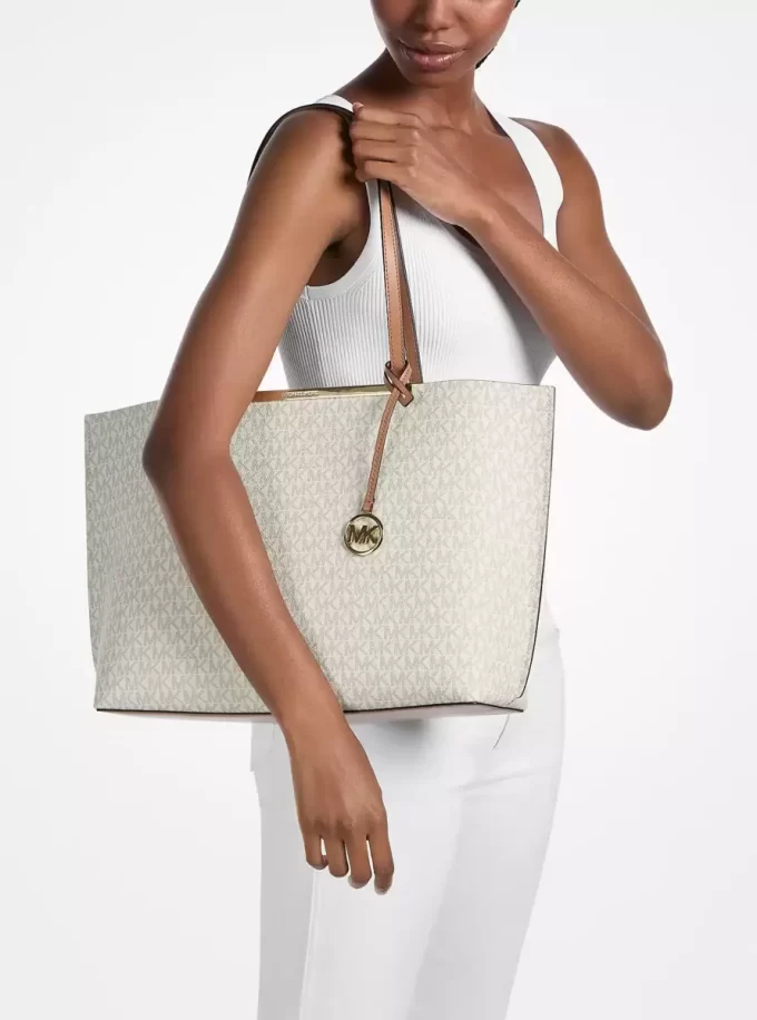 Evelyn Large Signature Logo Tote Bag