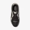 Leo Mixed-Media Trainer Leo Mixed-Media Trainer